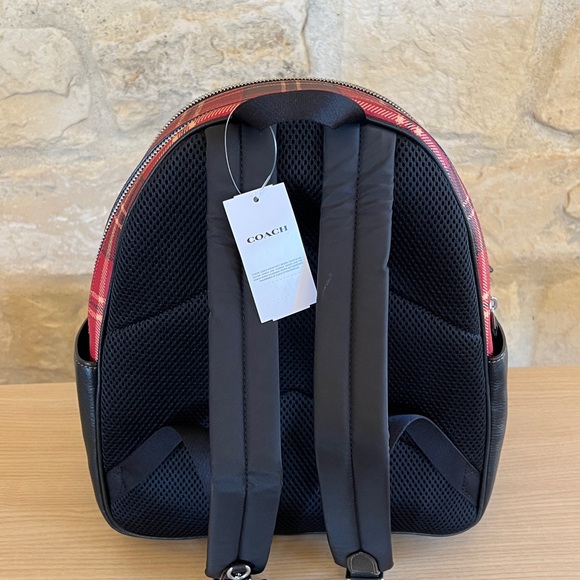 Coach - Picture 4 of 8